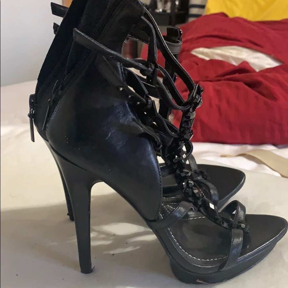 Heel - Picture 2 of 2